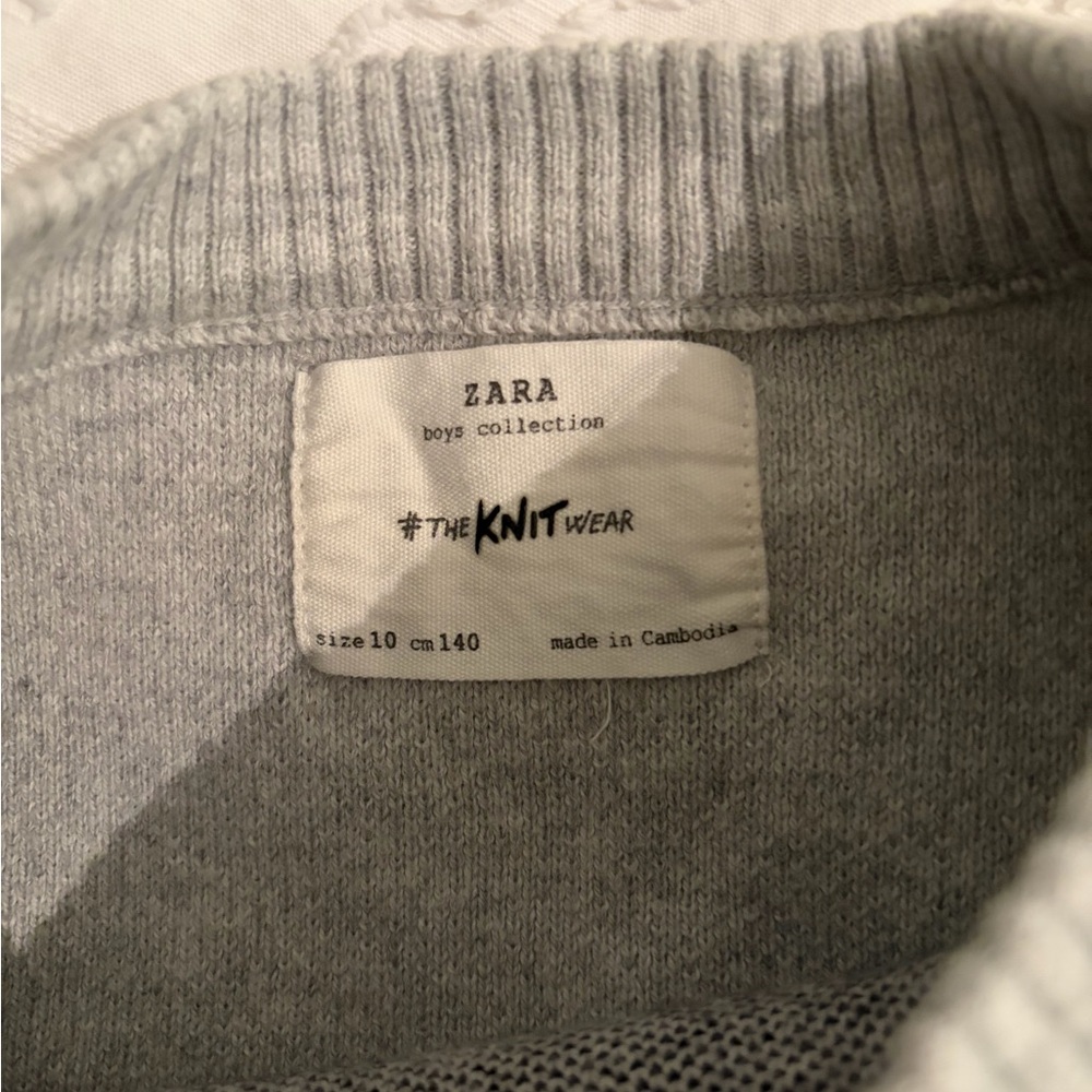 Zara boys collection Light Gray Crewneck Sweater with Skull Design - Picture 3 of 7